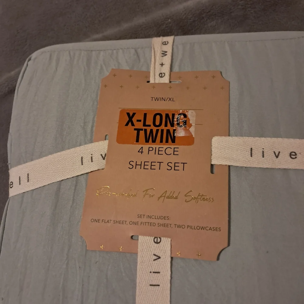 Twin XL Four Piece Set Sheet 100% Polyester OEKO-TEX 100 Standar Desert Sage.